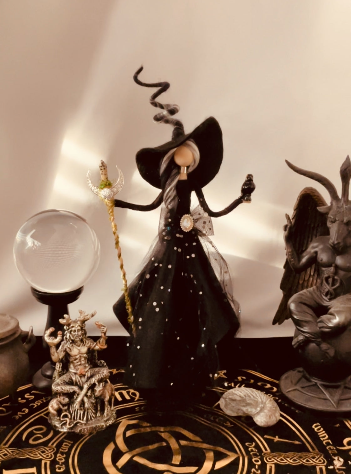 Crone of crows