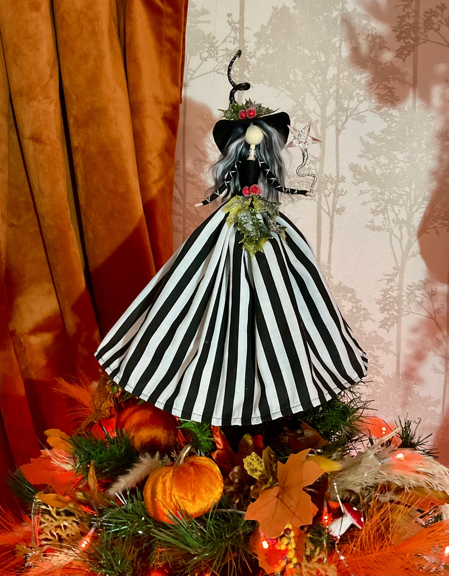 Black and white witch topper