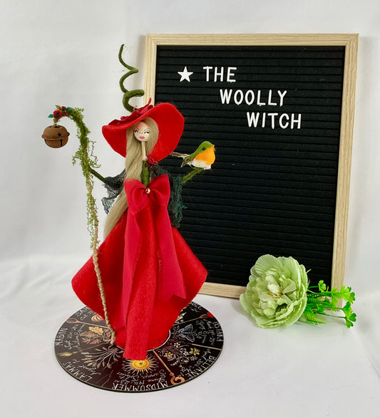 Red Robin Witch with display disk