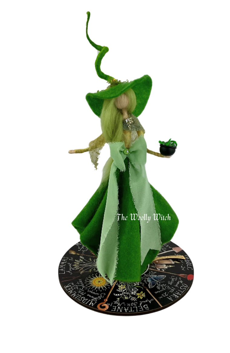 Green witch with mini fimo bubbling cauldron