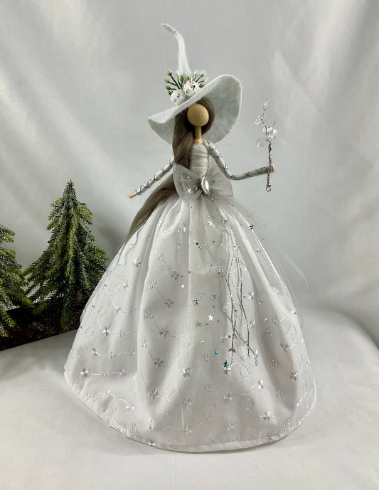 Broider anglaise white witch tree toppers