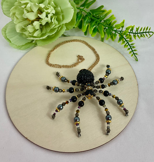 Beaded spider black and gold BG33