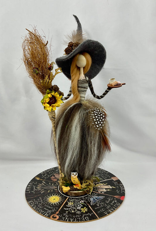 Woodland witch with display disk