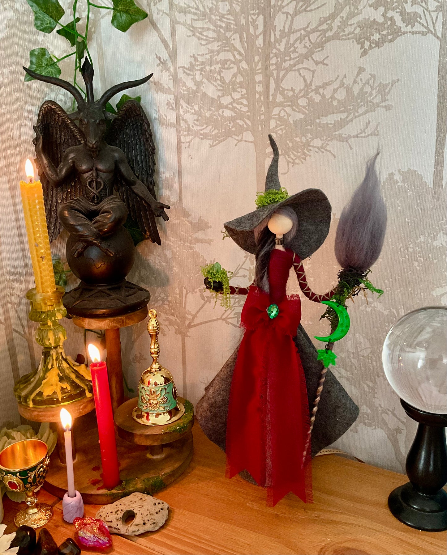 Burgundy and grey crone