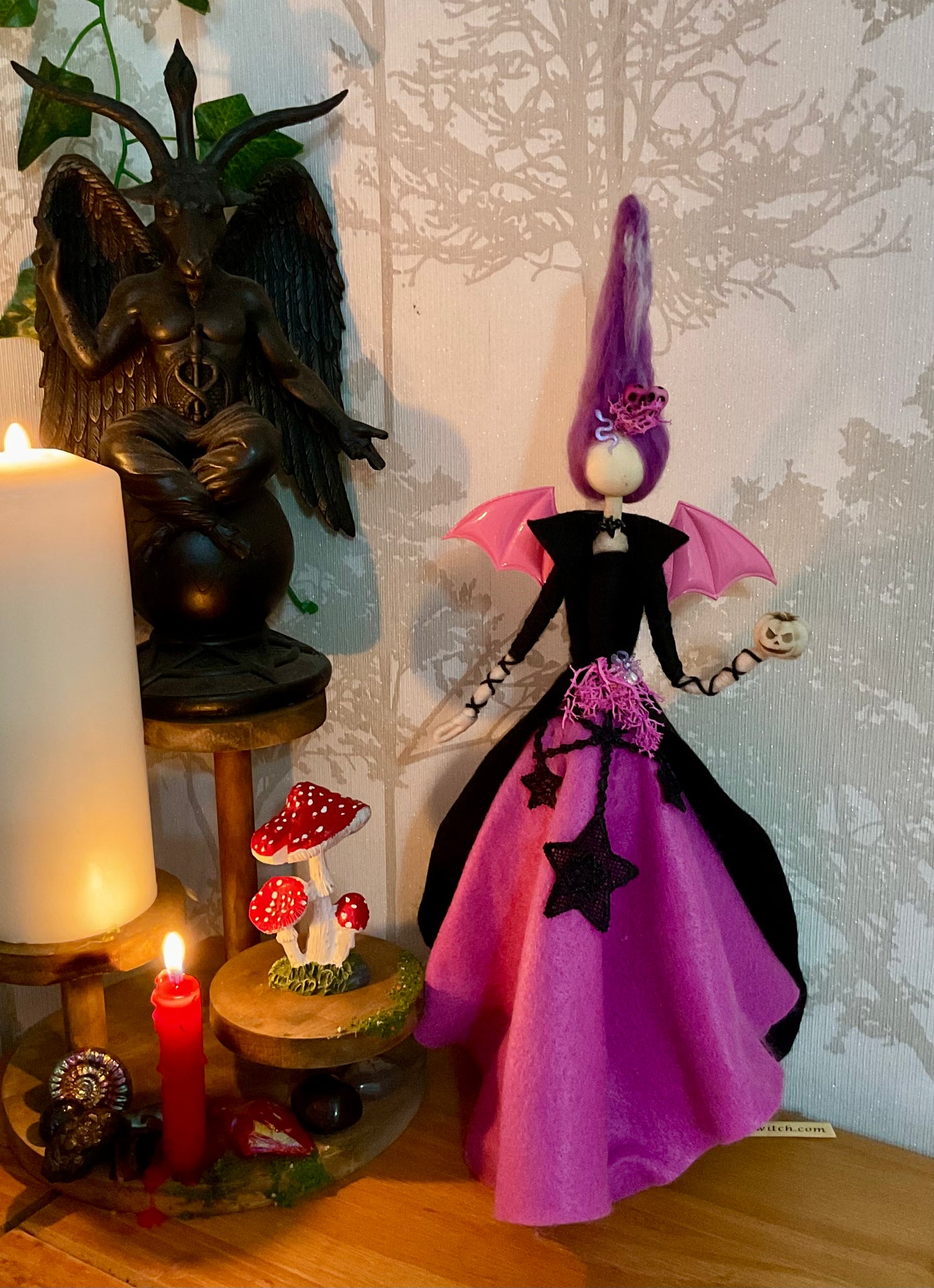 Lilly-bat witch in pink
